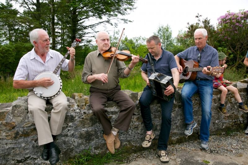 Musical Welcome to the home of SeÃ¡n Mac Diarmada